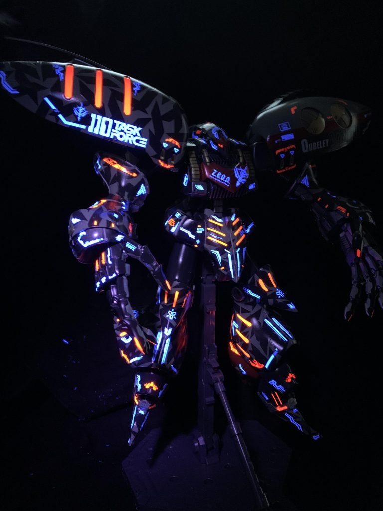 肉眼ではええ感じで発光してるんですがやっぱり暗い中での撮影は難しいですねww。