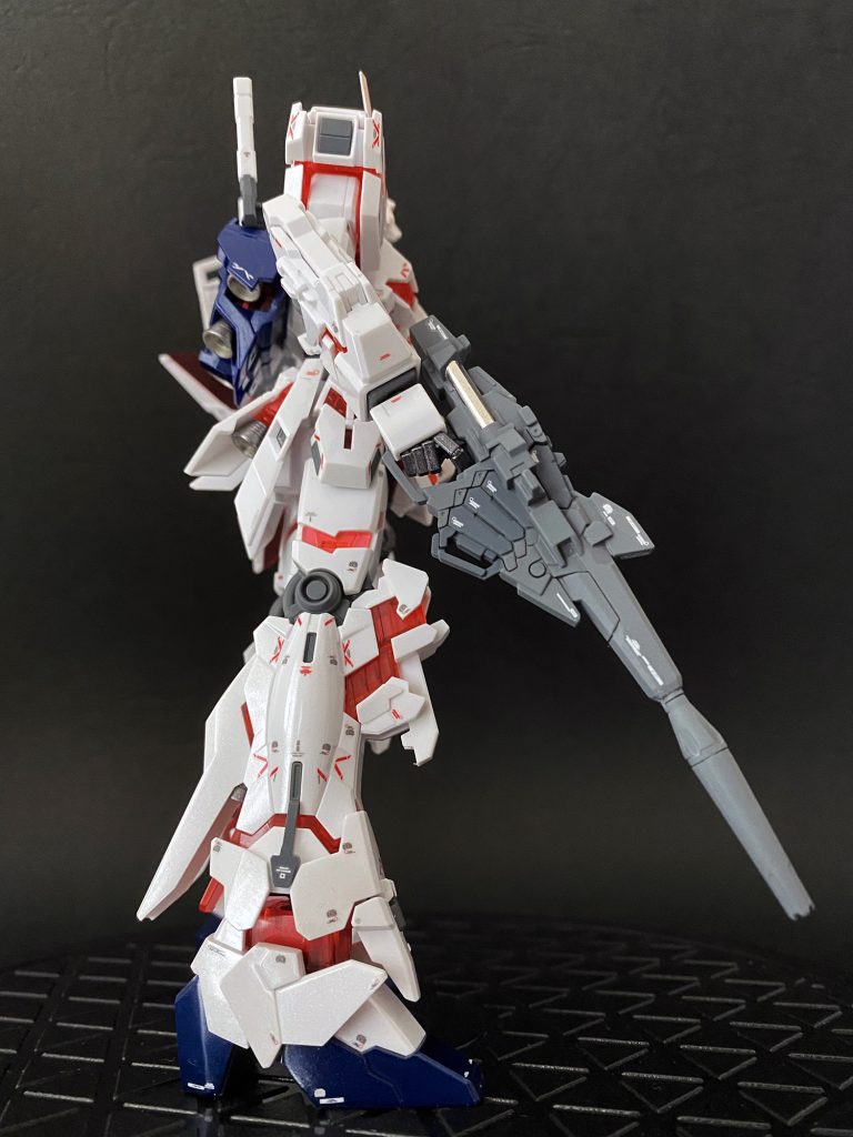 ビームマグナムもメッキシールなどで質感の違いを表現。