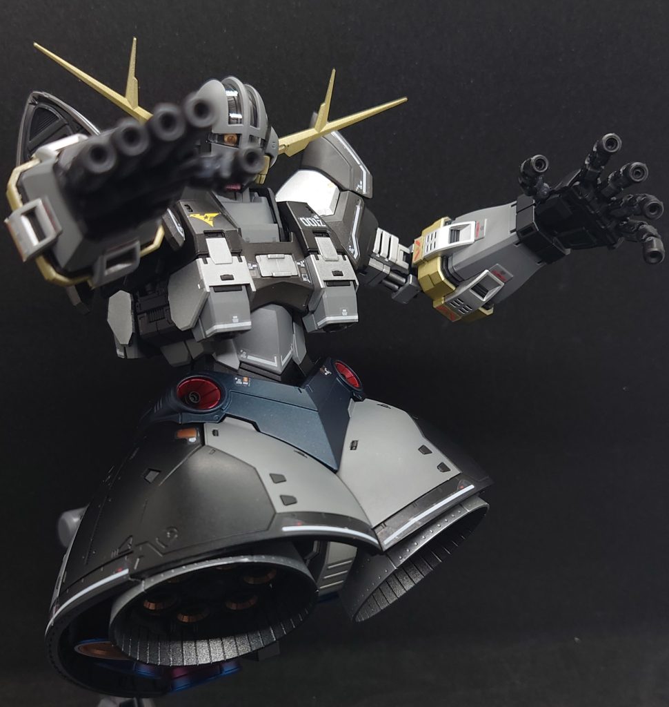 RG ジオングver.TTTカラーリングを暗い色合いに変更しつつティターンズのマーキングを各所に貼付けたのみです。