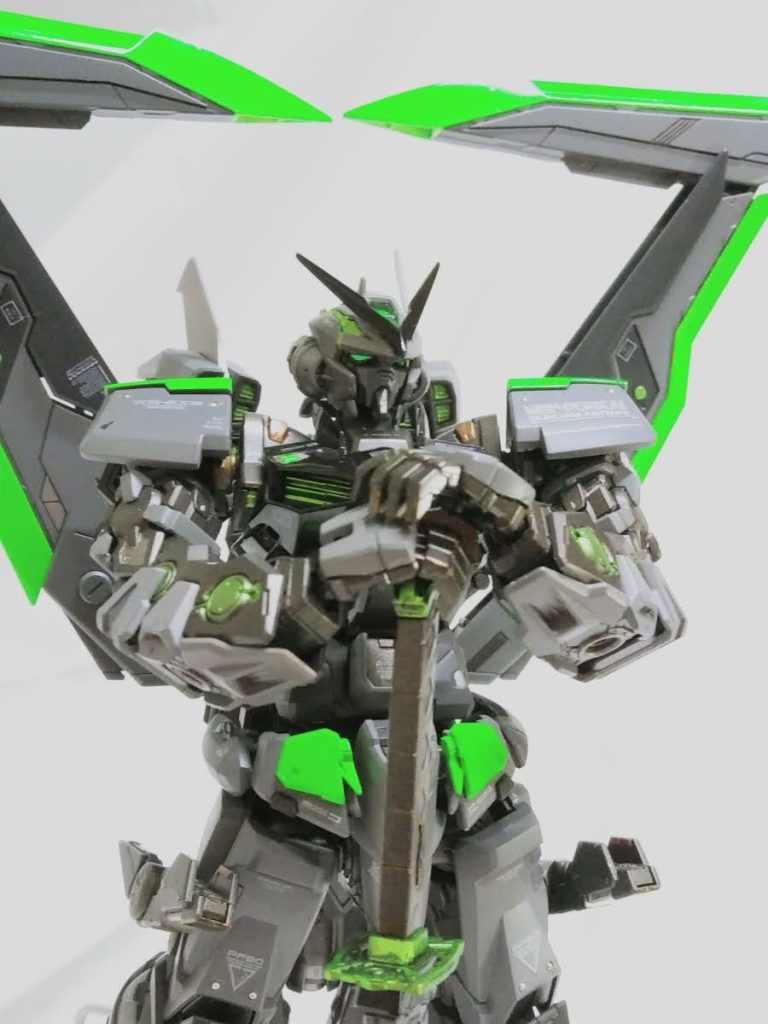 こいつはタクティカルアームも割れずに塗れました。ABSは気を使いますよね。