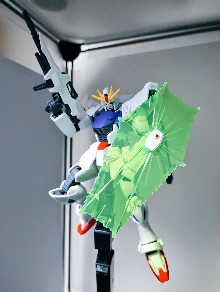 ガンダムF91–2枚目/制作者：KeinyBox