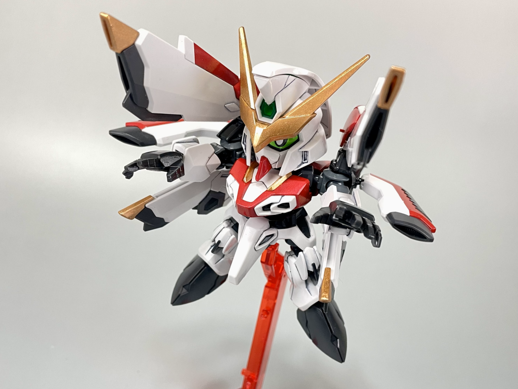 スタンドや平手が付属しているのはうれしいですね。肩部のパーツ重量で腕が下がったりしないかな?と思ったけど、CSフレームを使用してるおかげでしっかり保持できています。