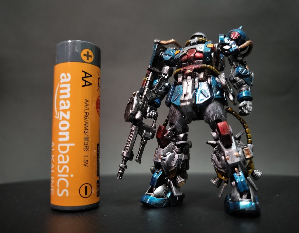 そのままやってもつまらんので、またまたケモノミチ的アプローチに。でも、素体がとてもイイので、色変だけでも十二分に楽しめました。店の在庫が即消滅なのは、この素体の出来の良さでは致し方ない、デスネ。