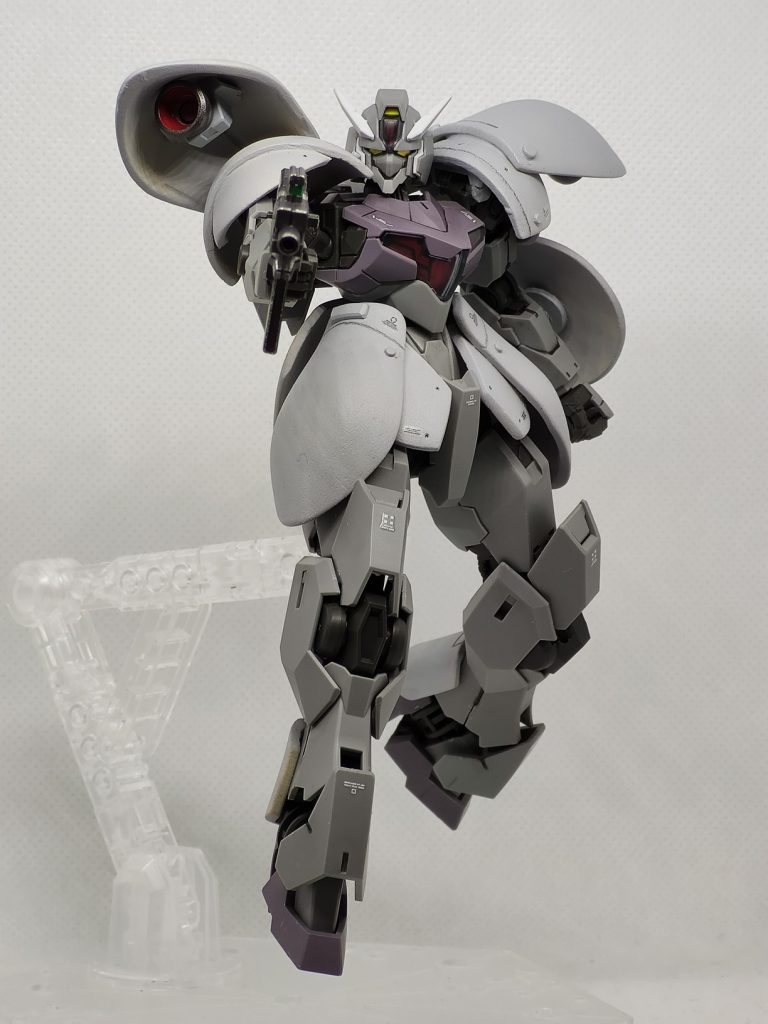 肩装甲の内側にはスラスターを配置。使い道は?あまり考えていません。