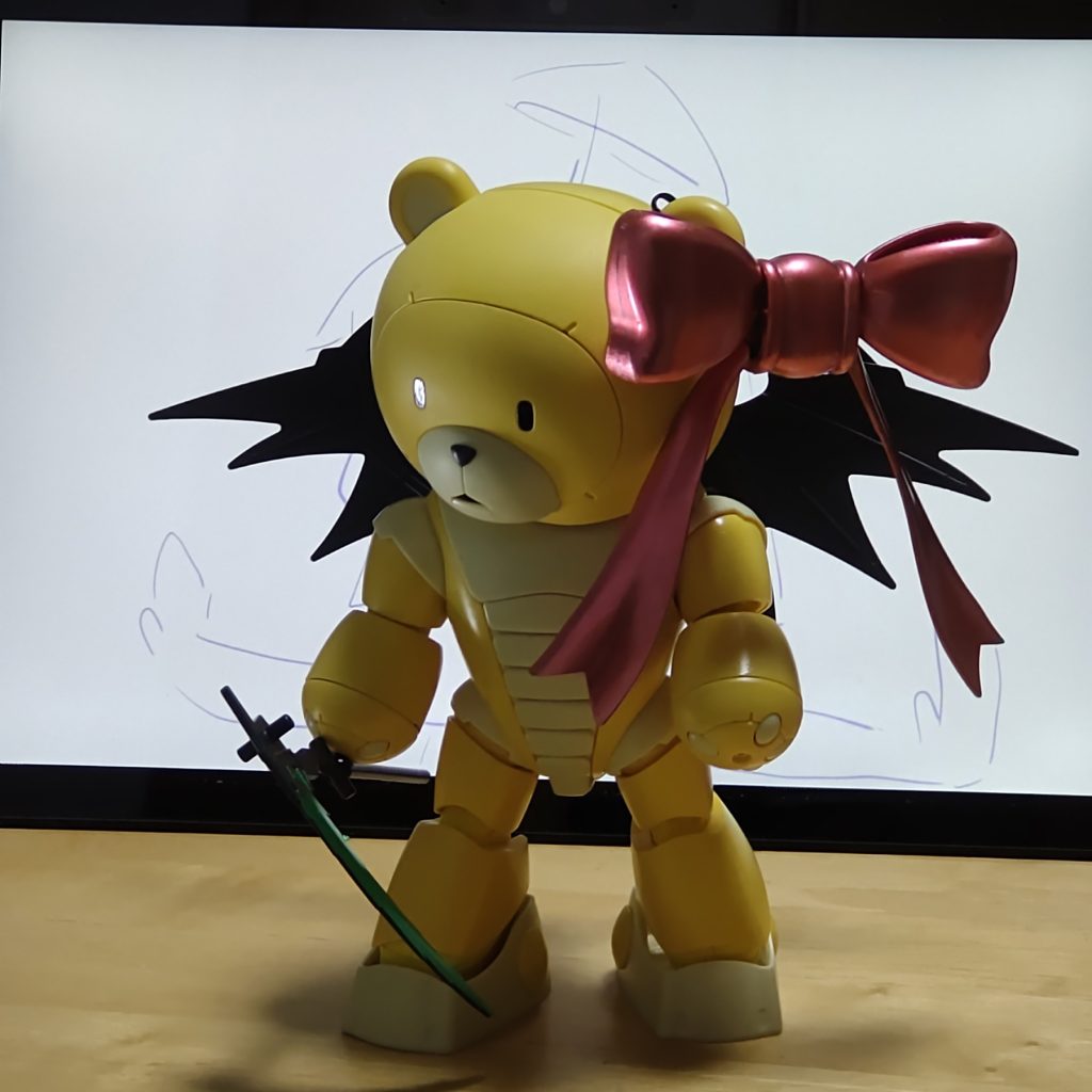 上手い具合にライトが目を照らし、不穏な表情に