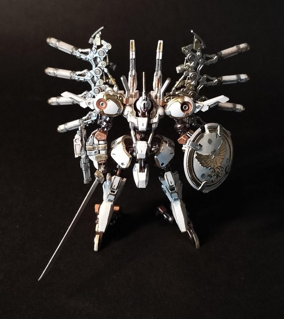 グリプス戦役も終盤の頃、アクシズ内軍部では、一部で大昔の騎士道精神が流行し始めていた。そのコンセプトから、一年戦争時のギャンをオマージュして改装されたのが、この”アティーナ·ブラン”である。