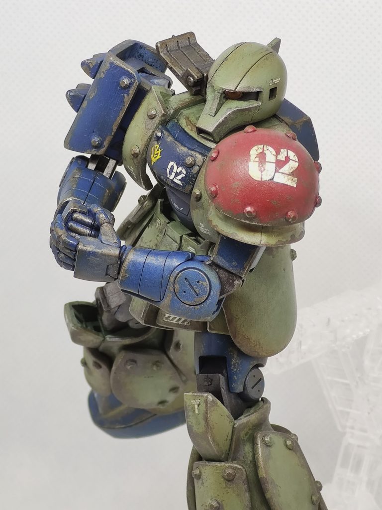 ショルダータックルも強めにいけます。平手はこのポーズでも活躍します。