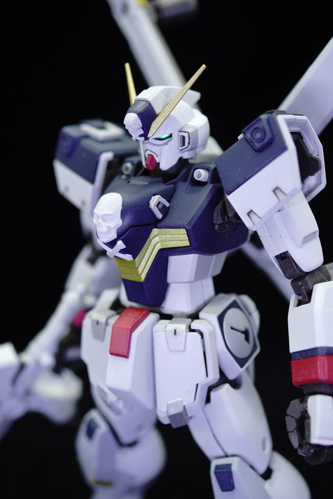 色合いはティターンズブルー2と黒鉄色、ブラックを合わせていますスミ入れも最低限