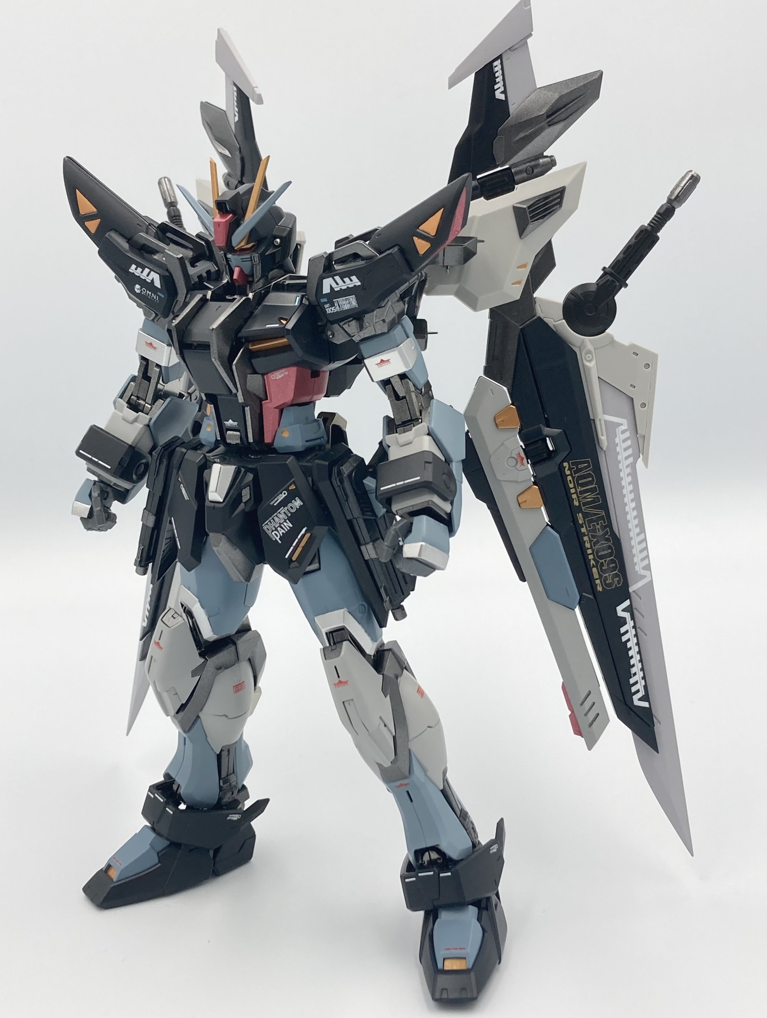 絶賛商品MG 1/100 ストライクノワール Ver.2.0 全塗装・改修・完成品 完成品