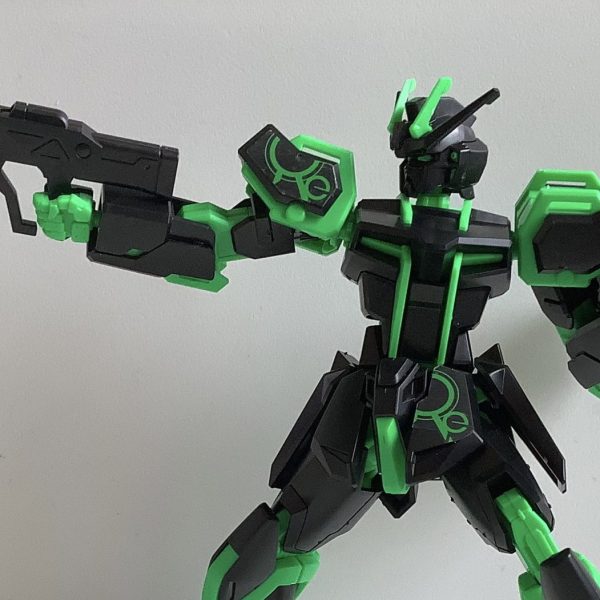 GAT-X105 ストライク（リサーキュレーションカラーver./ネオングリーン）