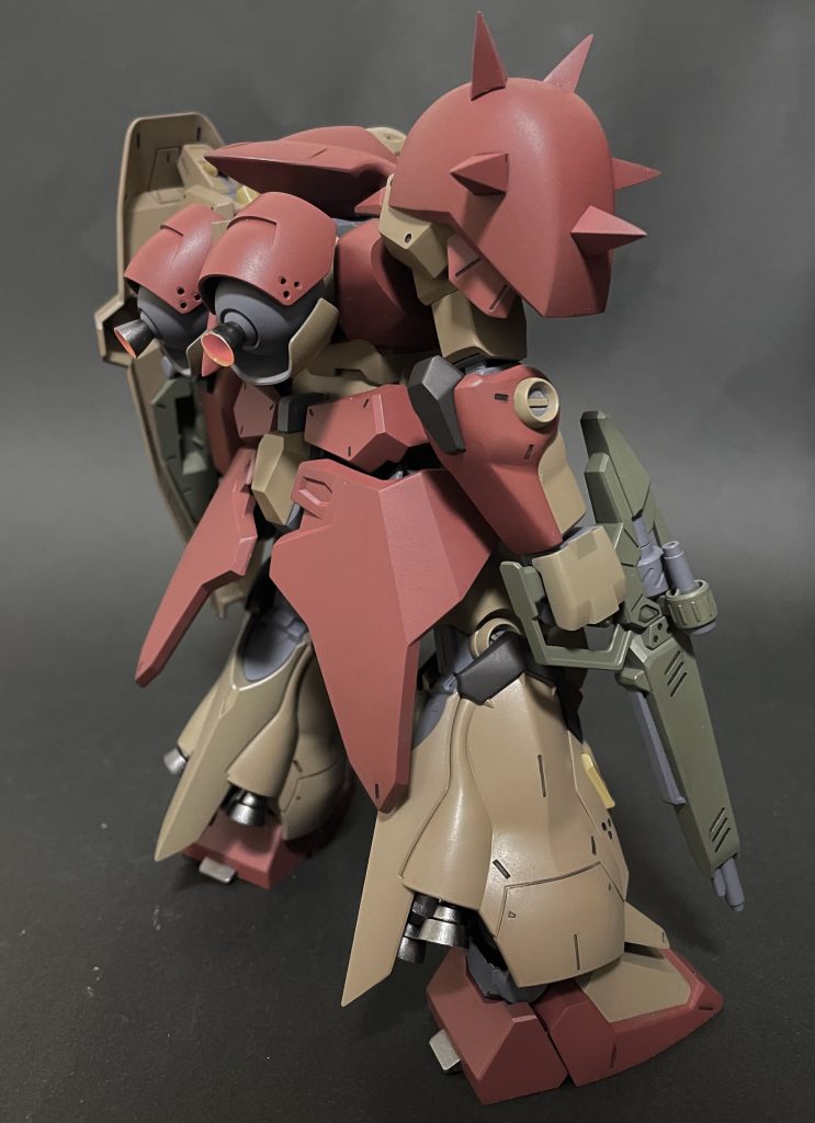 ジオン風の意匠が盛り込まれたデザインは秀逸です。