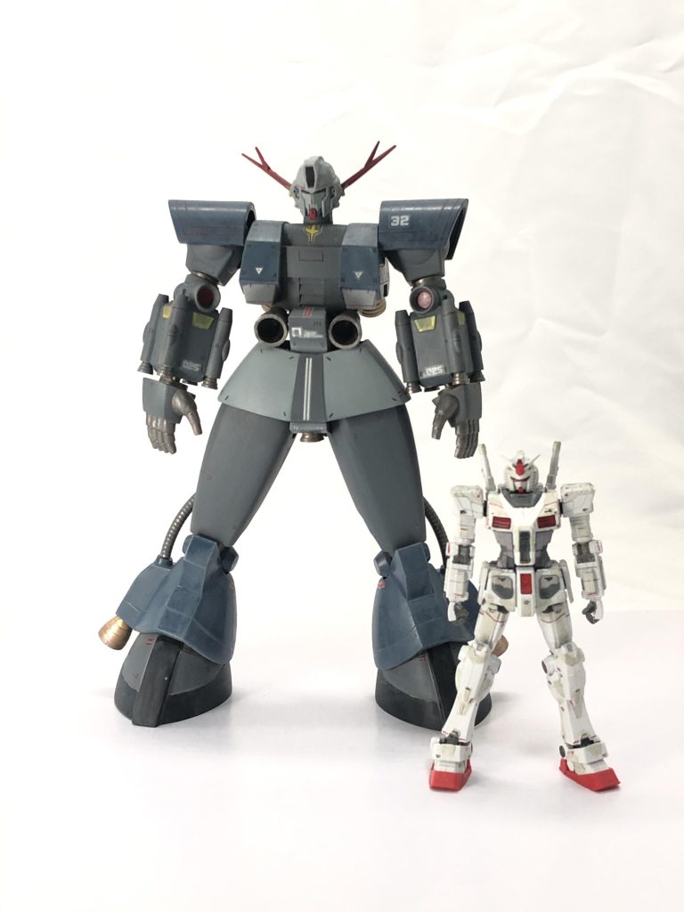 パーフェクトジオング型式番号MSN-02。ジオング本来の完成プラン。腕部装甲が完全な物となり、脚部が装着された。