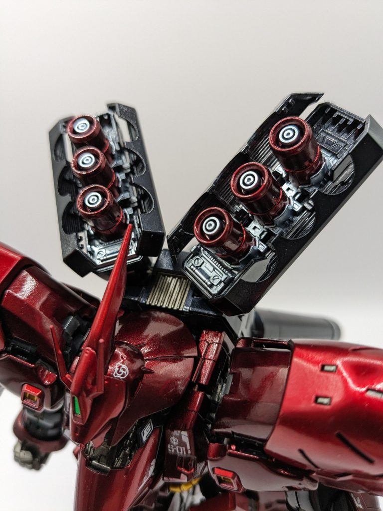 ファンネルコンテナ。バーニアとファンネル周りはシルバー塗りで。雰囲気あって、お気に入りポイントです。