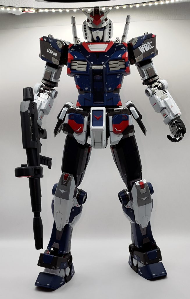 ビームライフルをうまく持たせるのが難しい…ここはまだ調整します。