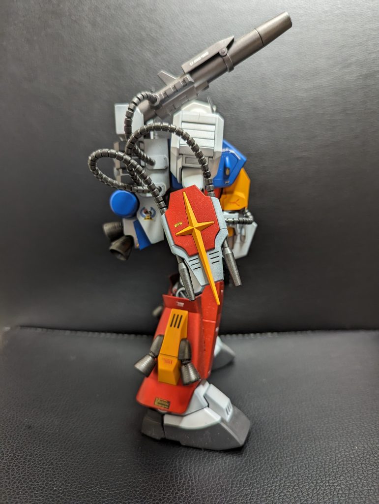 このキット、腕のポロリがとてもストレスなんで接着しました。中の人のプロポーションも好きなんですが、キャストオフ状態は諦めてます。