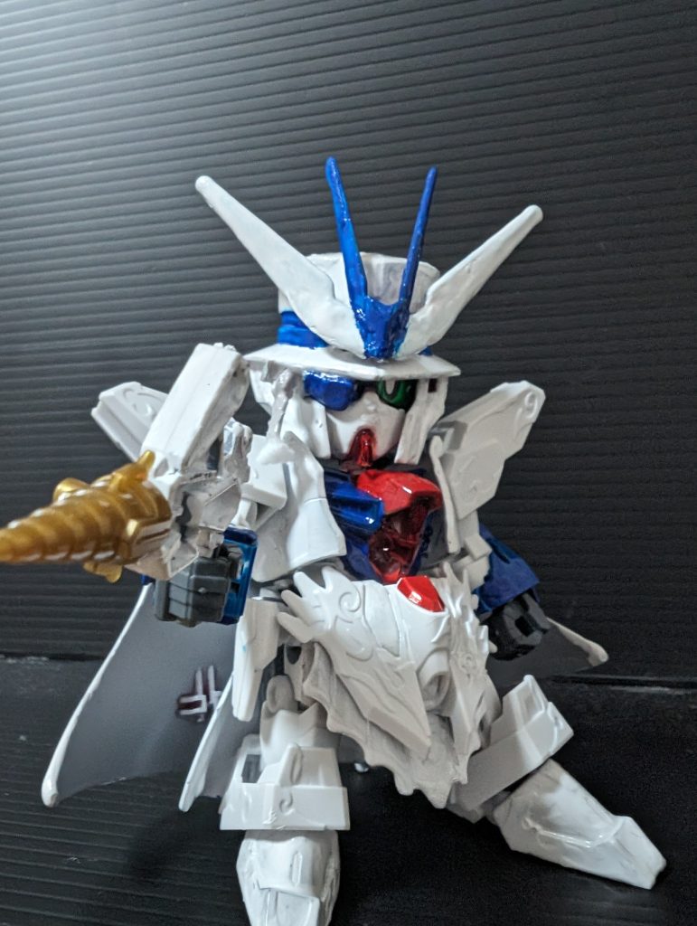 本来左に装着するモノクル(片眼鏡)を怪盗キッドと同じ右に着けてみました。