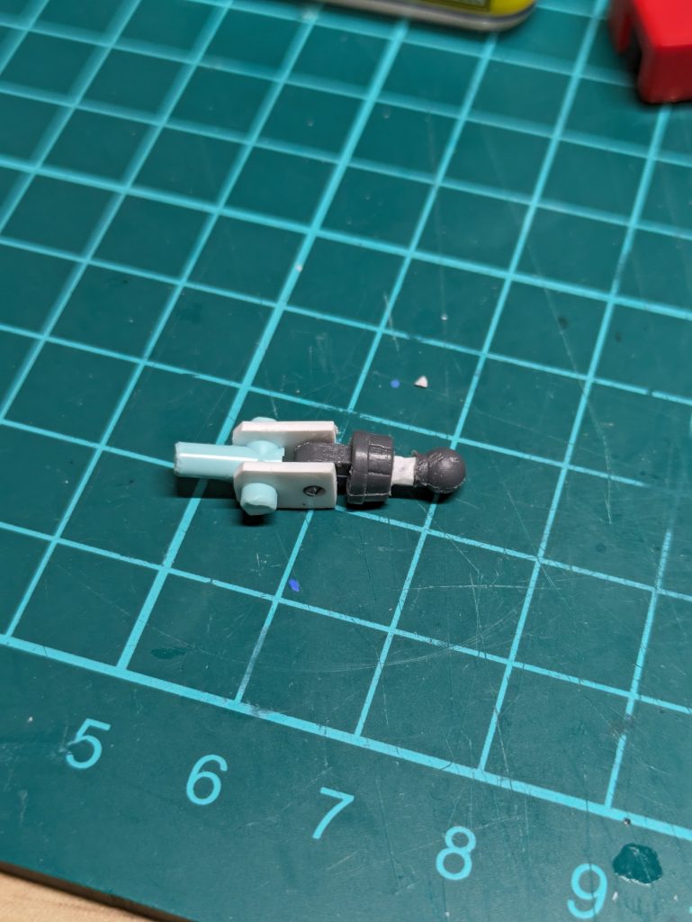 首を2ミリ延長。