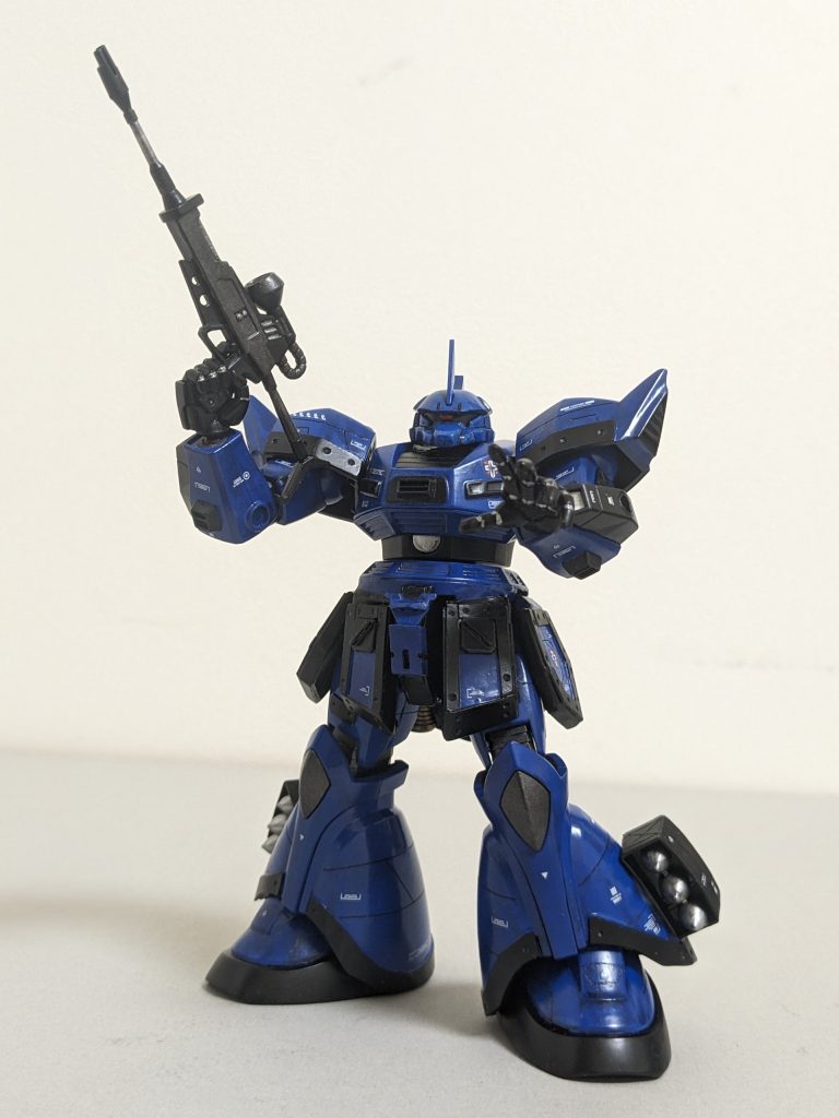 「グフとは違うのだよ、グフとは〜!」