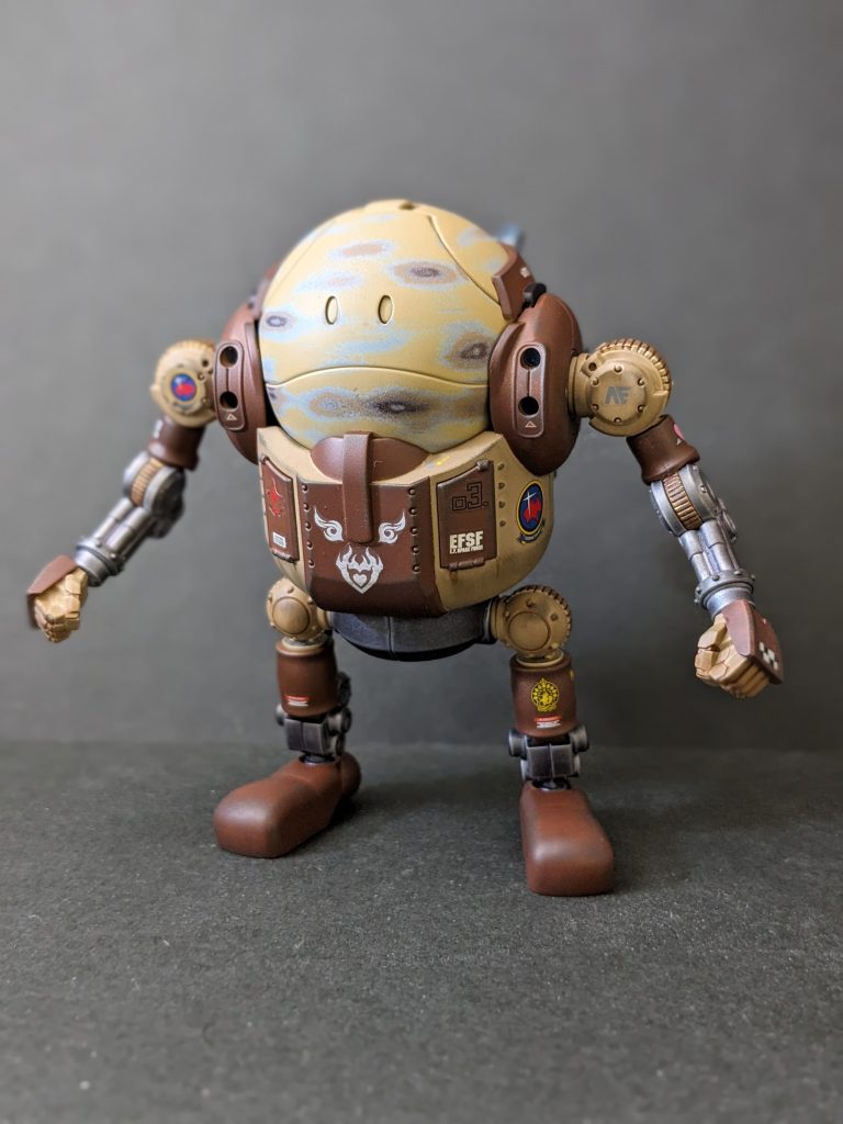 失敗したとき用にモビルハロも作成していました。せっかくなのでドッキング。配色は今後の作品をイメージするためデザートカラーにしています。