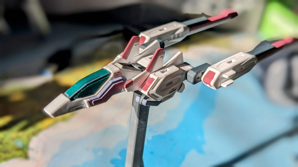 転写デカールはRGガンプラ系を参考に。あとシュバルゼッテのプラデカール?の余剰部分を切り取って胸の真ん中やブースターのコクピット窓部分やアクセントにメッキパーツのように利用しましたがめちゃくちゃ良いです!