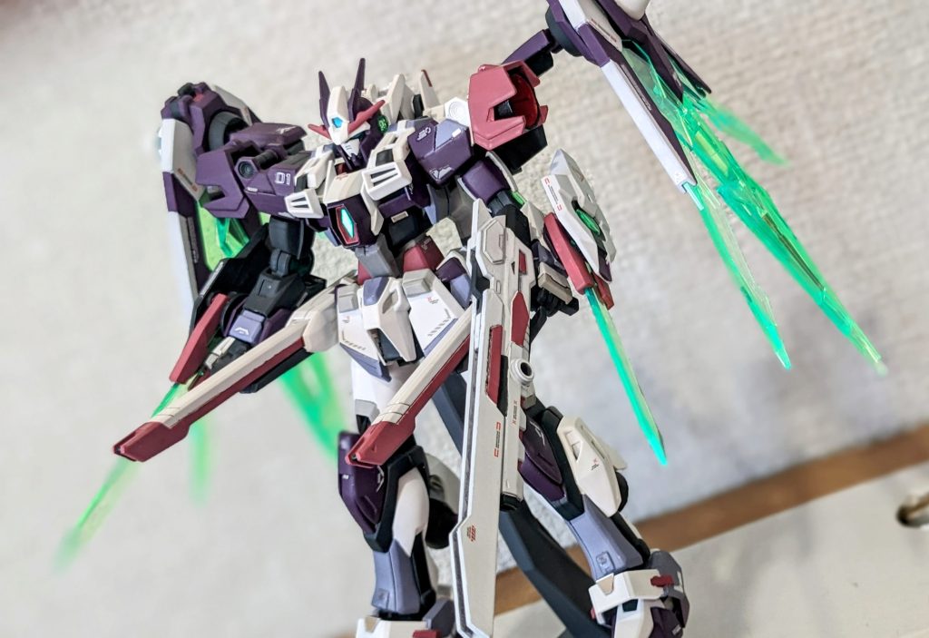 もりもり状態、スタービルドのクリアパーツも換装可能だったりで色んな遊び方出来ます。ダイバーアークのクリアパーツは写真で撮るとより集光感がでますね!