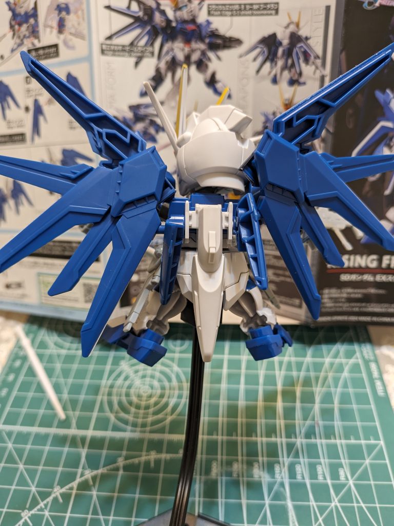 後のシールは腰の部分だけでした。。。