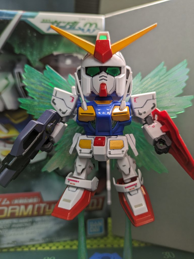 RGガンダム用のデカールを使っています。SD系のガンプラって、どのくらいデカール貼るのかわからなったので気分で貼っています。