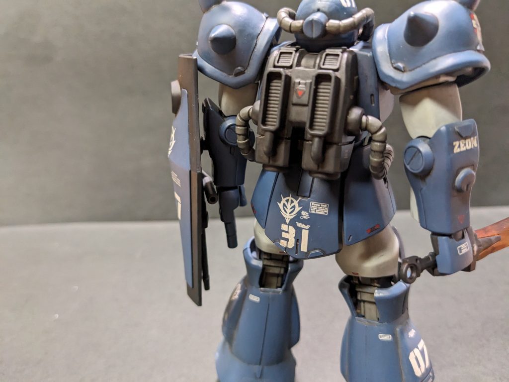 オリジナルのバックパックをベースに、MSGやプラ板、ランナーを使って改造してみました。