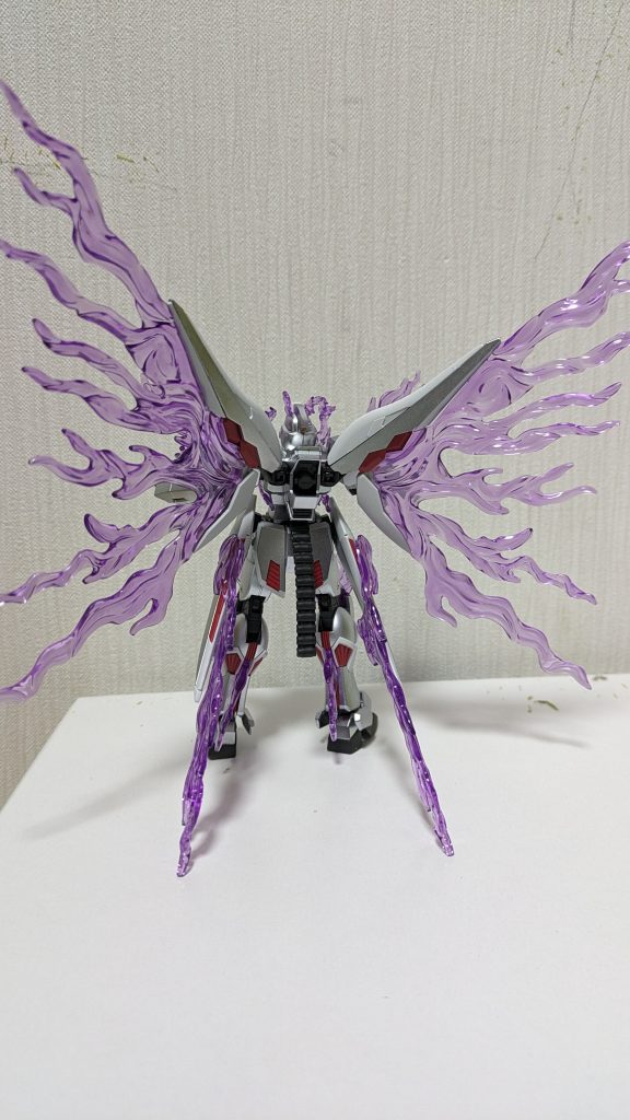 う～ん支えがないと立てないシリーズです