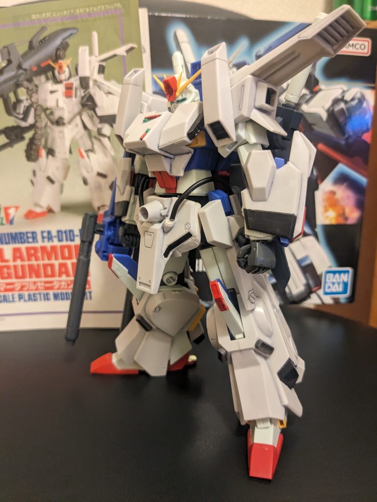 膝裏にはアレンジでなんとなくパーツを追加してみました。