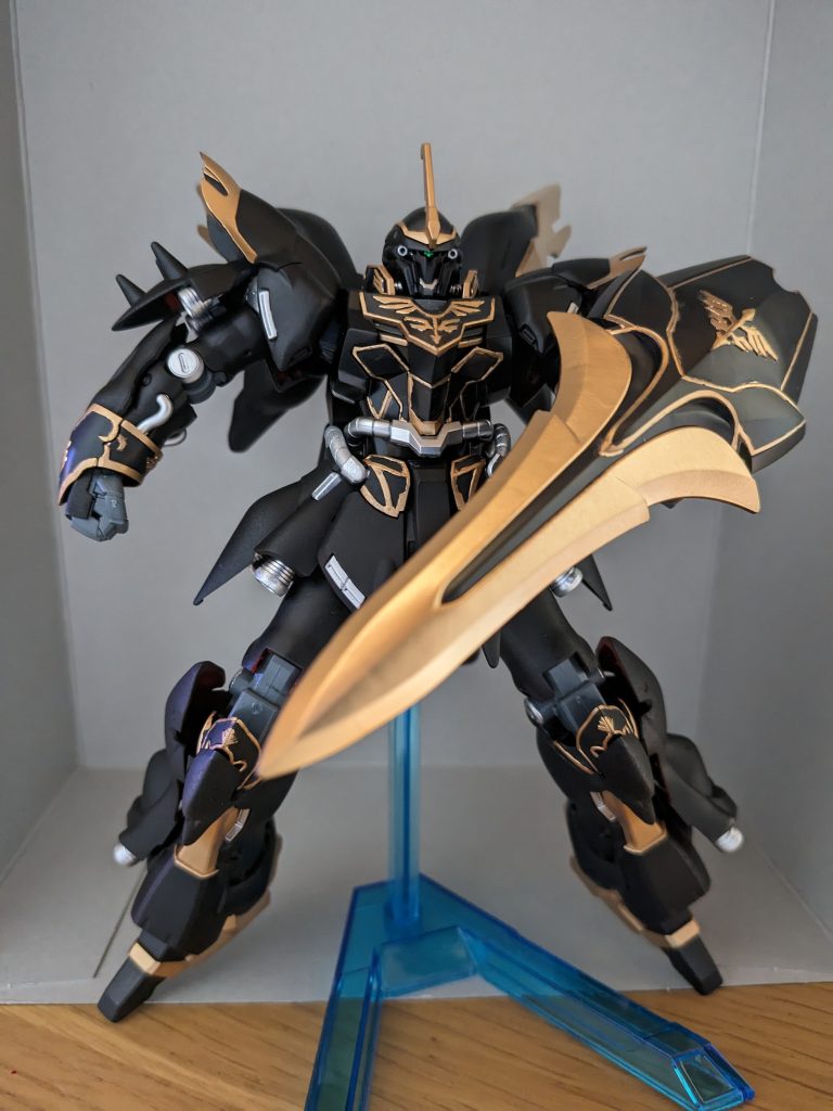 頭、肩、スネ、足、シールドに金色追加で少しゴージャス？に！