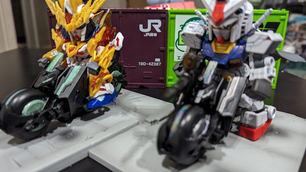 バイクで並走劉備「また会えるといいな」F00「そうだね」