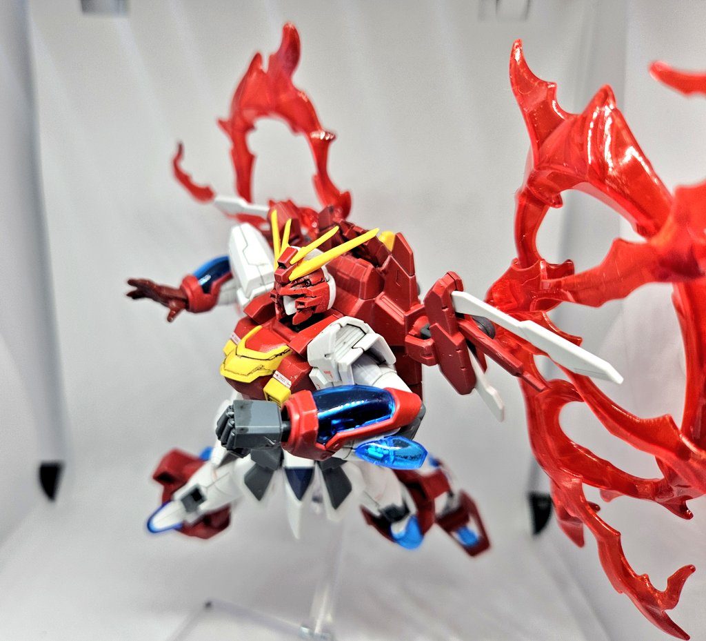 　必殺！イグニッションフィンガー！　爆熱ゴッドフィンガーの見様見真似技ですが、相手を一撃でダウンさせられる程度の威力はあります。　