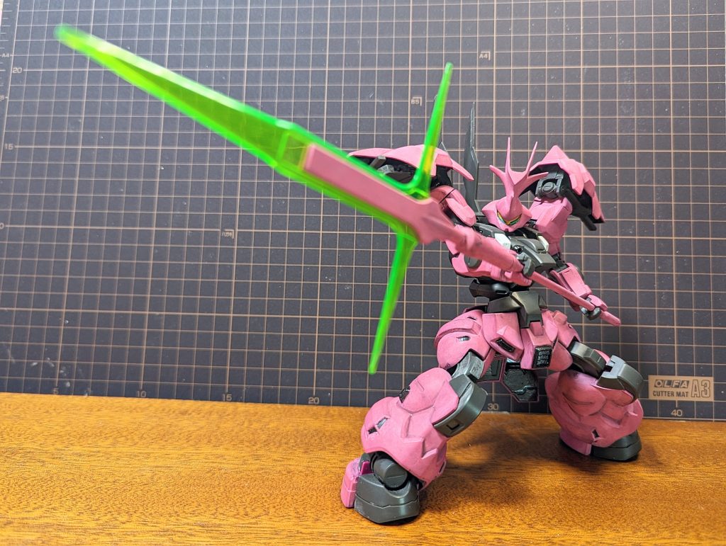 基本はキットのままで、ピンポイント改造しています。ディランザはボリュームもあり可動範囲も優れた良キットですね。