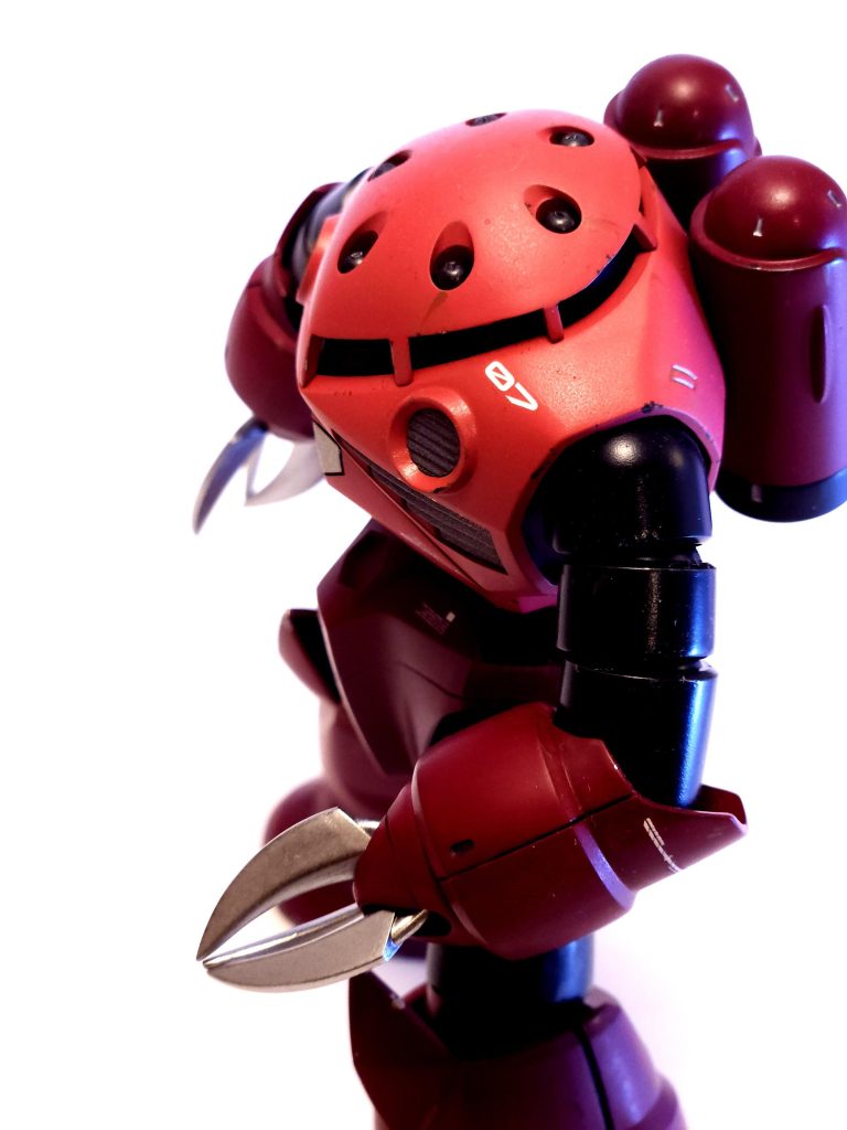 普段と塗り心地が違い多少苦戦するところもありましたが楽しかったです。関係ないですが、映画でも大活躍のズゴックでした。