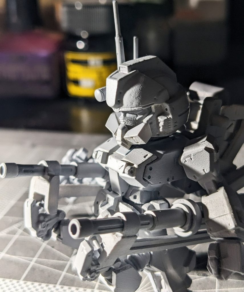 ボールハンドで咥える為、ガイドフレームは可動出来る様にしました。