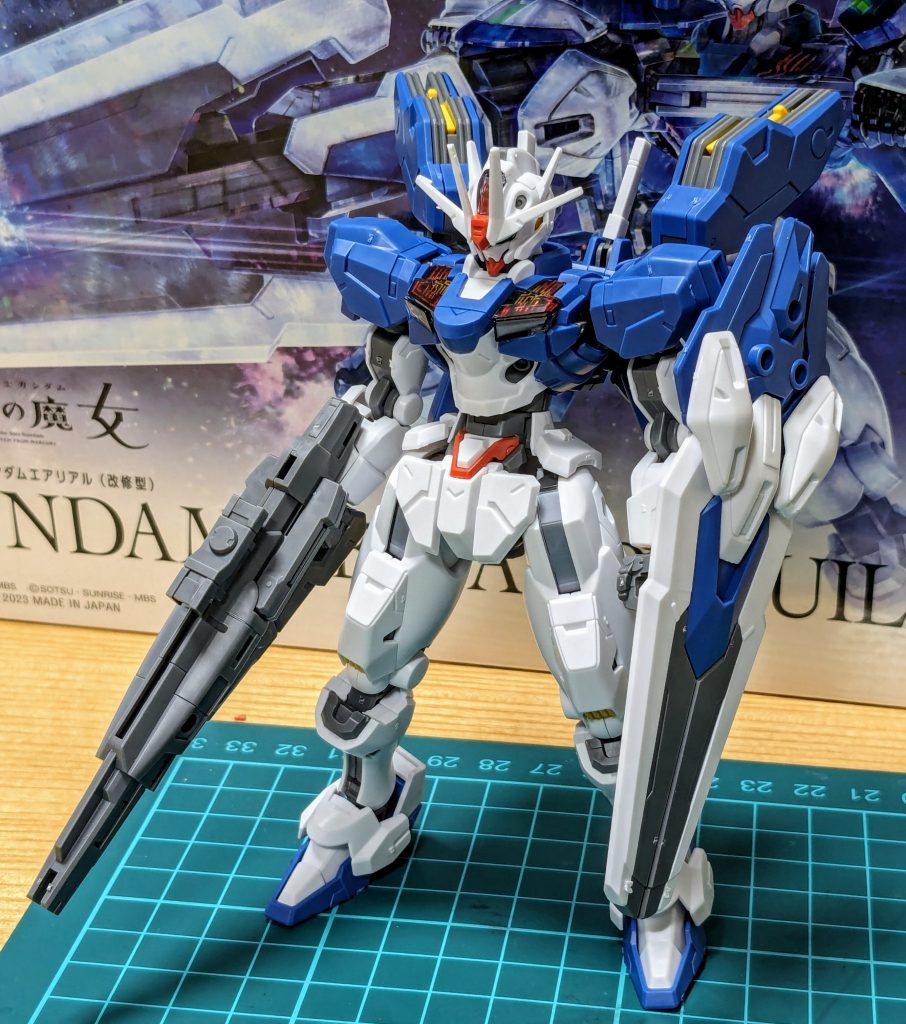 仮組状態。仮組み自体は大晦日に行っていました。EGのラーガンダムやエクシードギャラクシーと同様、パーツ色分けの凄さに驚嘆しながら組んでいました。