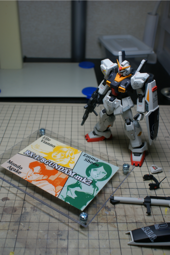 最後に、簡単な台座を作って終了ですmk2はとても人気の機体なので、それぞれ好みがあって、多くの方の作品も目にする機会があるので、いろんな方の作品を参考にさせていただきましたEGも含め、これで8作品目これからもマイペースに作っていきますので、どうぞよろしくお願い致しますここまでご覧頂き、誠にありがとうございます