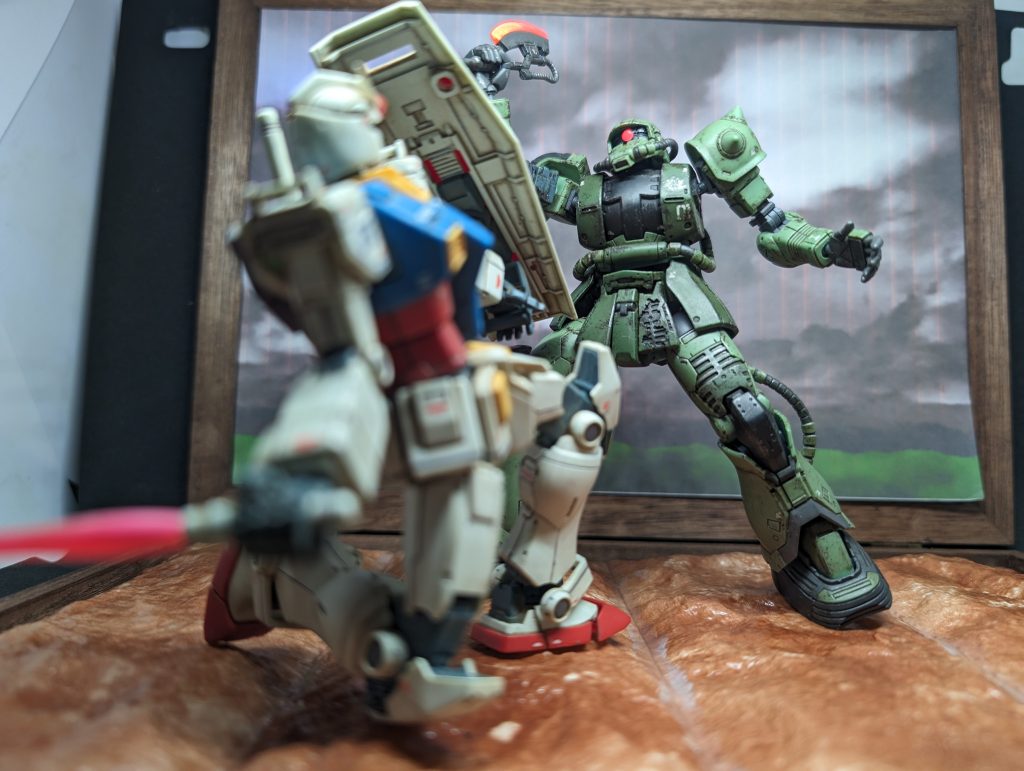 ジオラマベースはダイソーで蓋付きのフォトフレーム（A4）と壁用のクッションシートで作ってみました