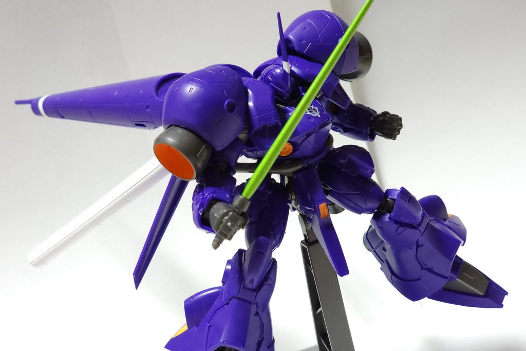 ビームサーベルも付属します。ビーム刃部分はメタリックグリーンで塗装されていました。