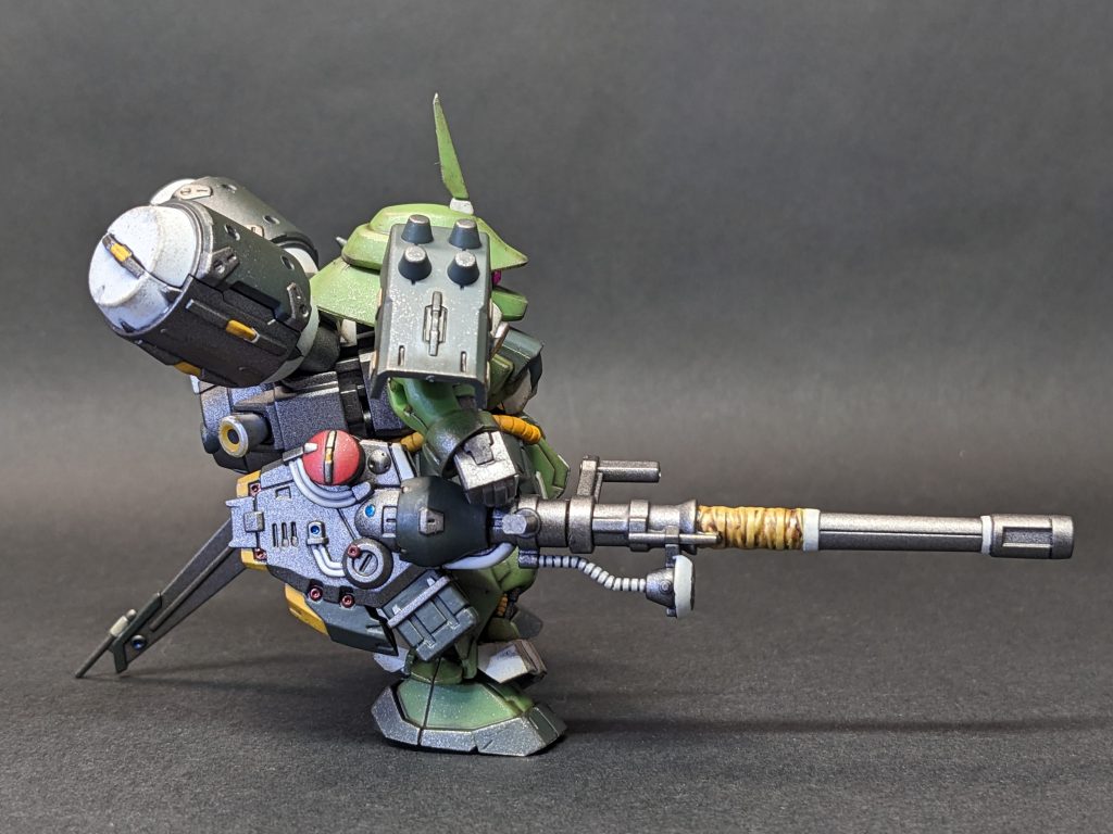 ギラ・ドーガ重装型、プロペラントタンクのデカさからおそらく宇宙用の機体だと思うのですが砲身に布みたいなのがついてるのはなんなんでしょう?