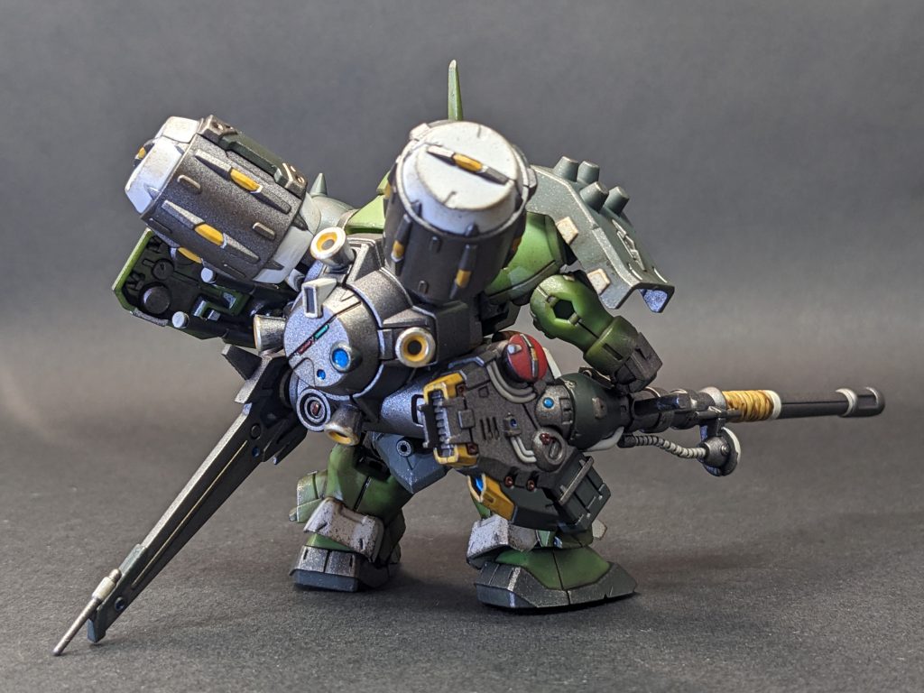 この機体のメインは巨大なバックパックとランゲ・ブルーノ砲だと思います。砲身のみ合わせ目消してます。イージーペインターにて焼鉄色で塗装した上からシタデルカラー(一部水性ホビーカラー)で筆塗りしてます。