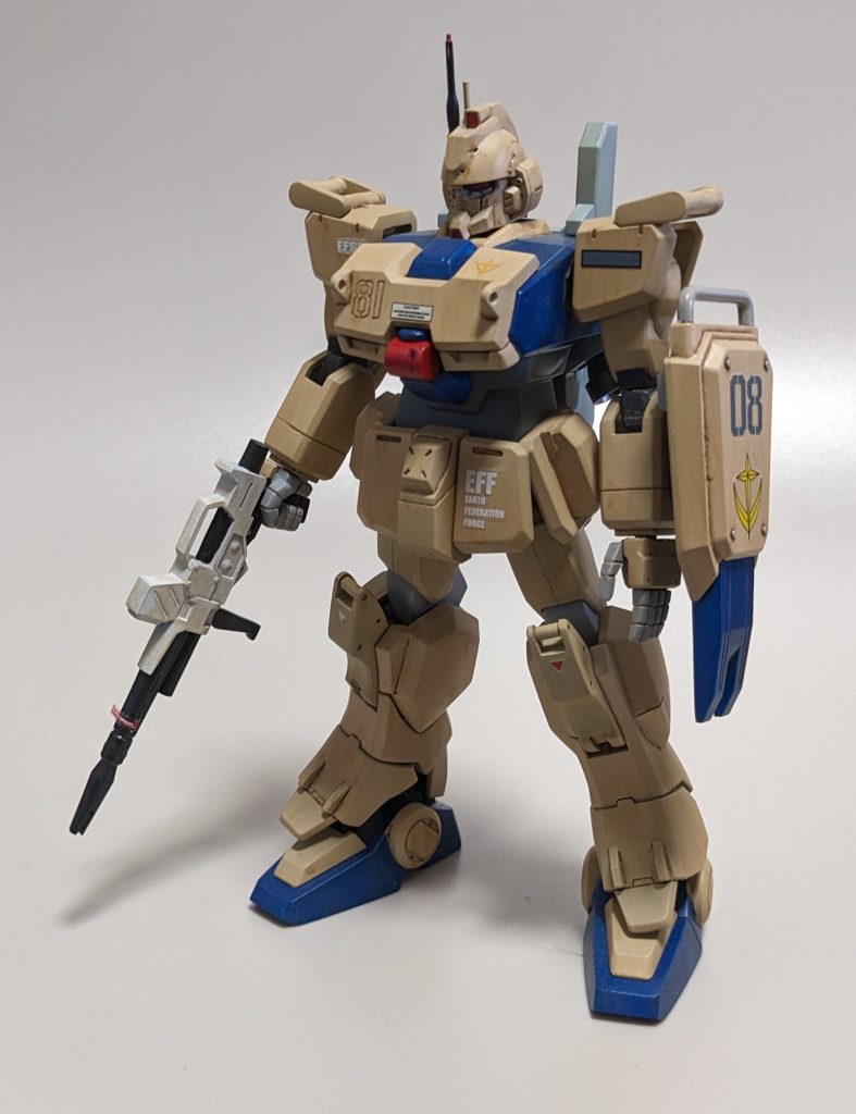 いつもの雑誌付録シールを使ってます。タンとかロービジが好きなので今回は似合いそうなタンにしますた。ライフルのシールが剥がれかけですな…。太もも継目は手抜きです。ゴメンナサイ。