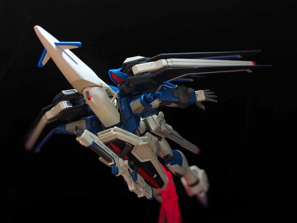 このくらいお手軽変形だとHGでも差し替え不要でいいですね