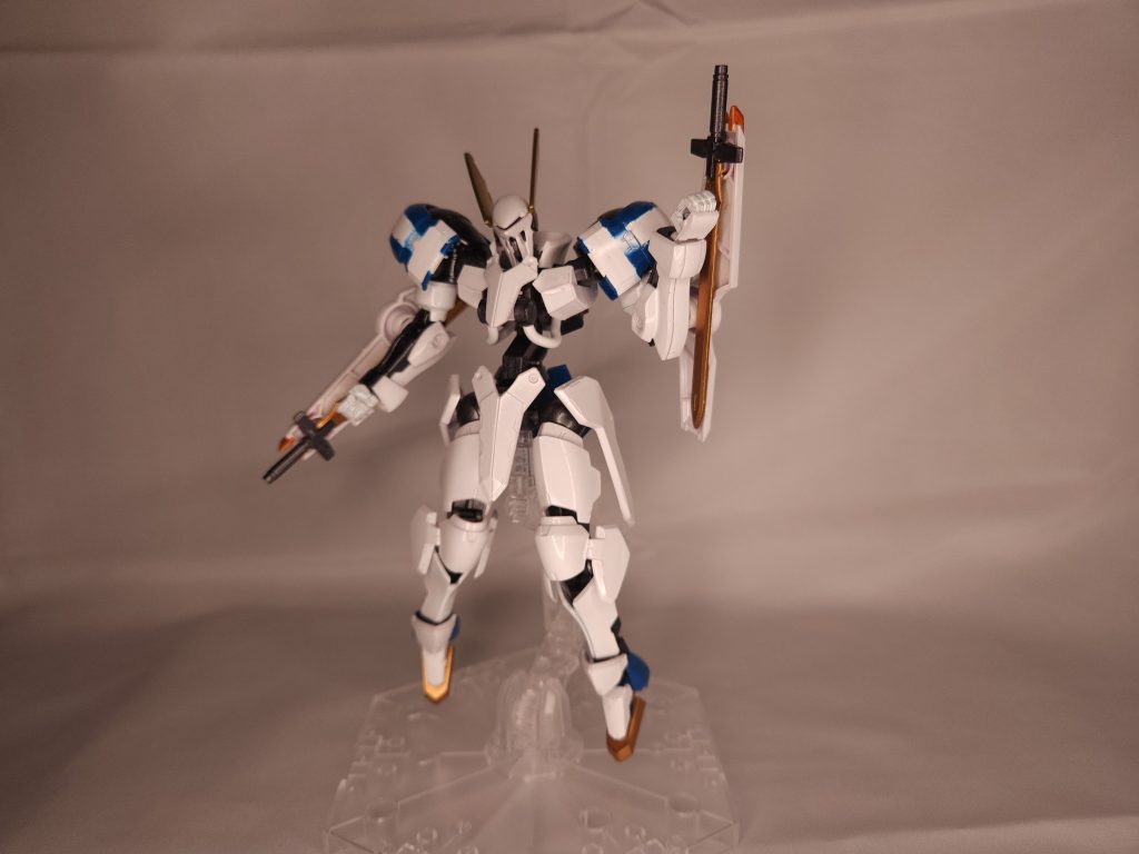 宣材写真イメージして撮りましたが元キットにハンドパーツがこれしかついてないので違和感しかないですね。
