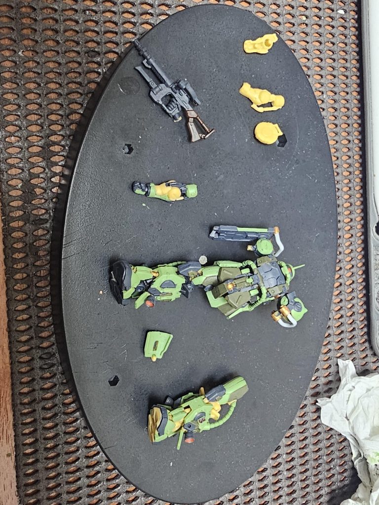 塗装途中になります。ファレホの筆塗りで塗装しています。