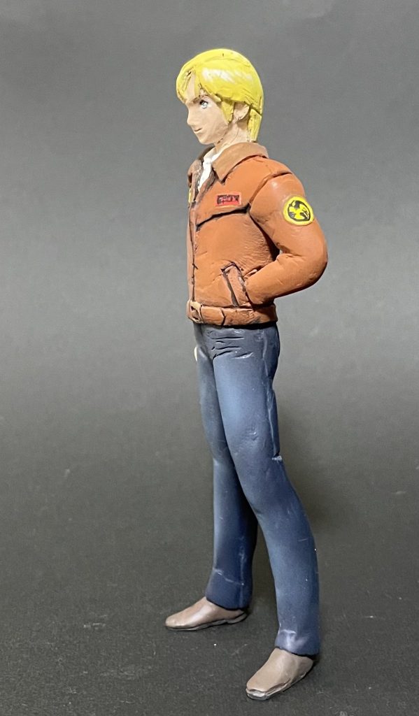 アルミ線とアルミホイールを芯にエポパテで少しずつ盛り付けて飾りました。