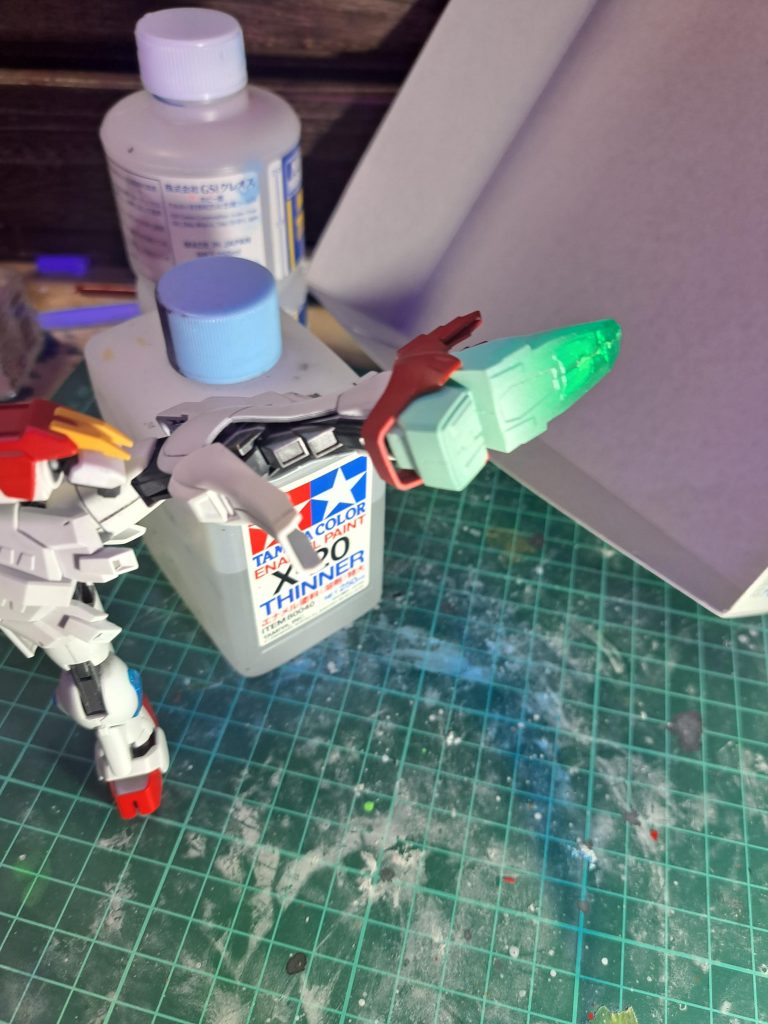 足のエフェクトパーツと足が開くギミックがかっこいいです 