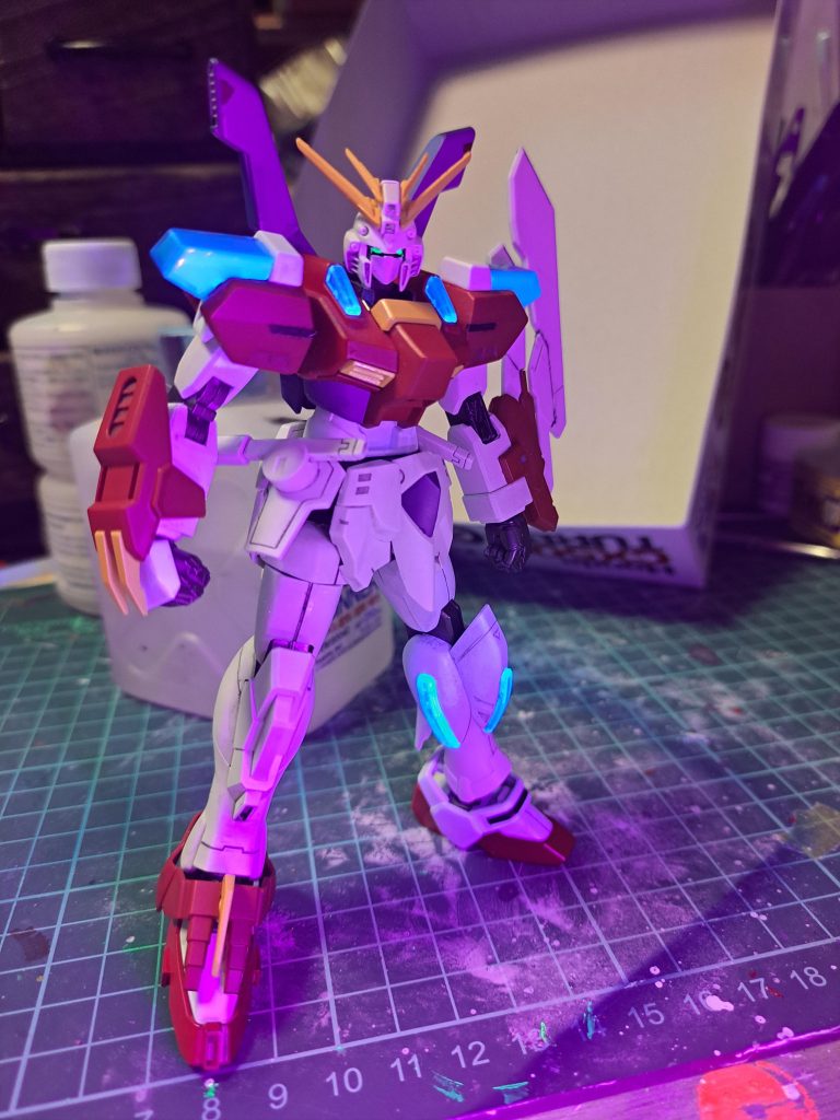 ブラックライトで光ります