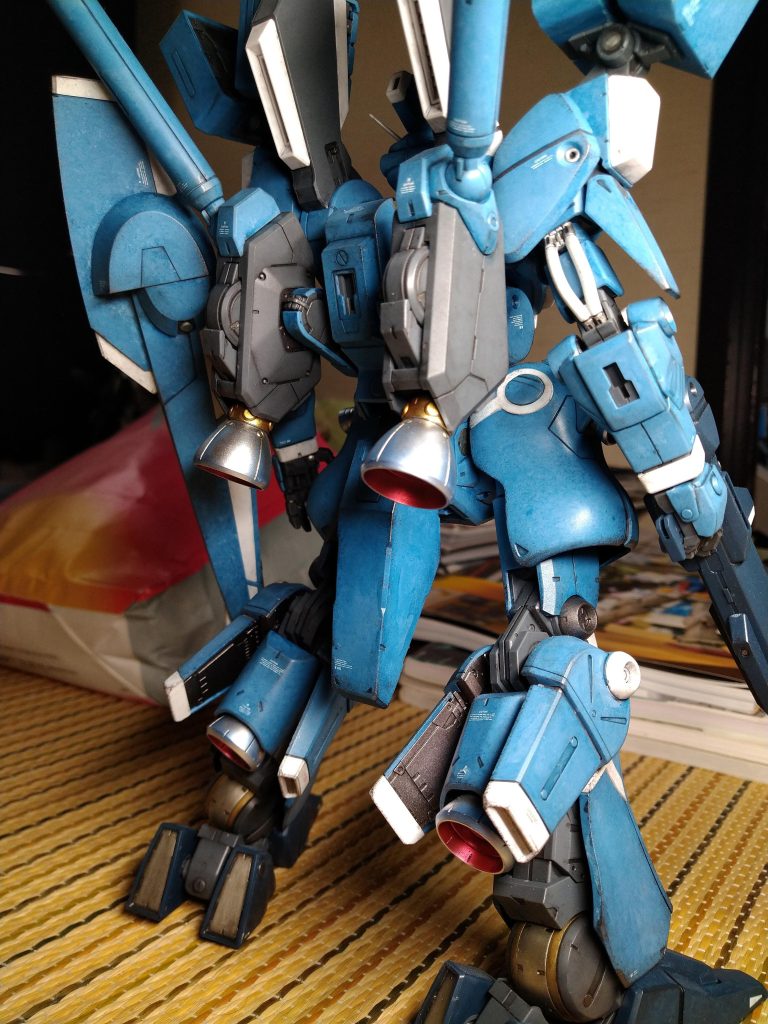 全身後。バックパックかっこいい。でかい。